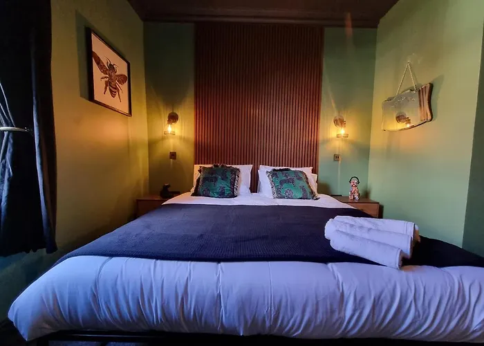 Park Mount Residences - Boutique 1 Bedroom In With Free Parking *