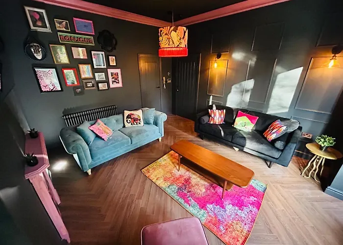 Park Mount Residences - Boutique 1 Bedroom In With Free Parking Apartment