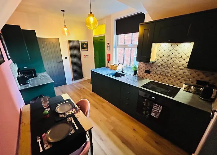 Park Mount Residences - Boutique 1 Bedroom In With Free Parking