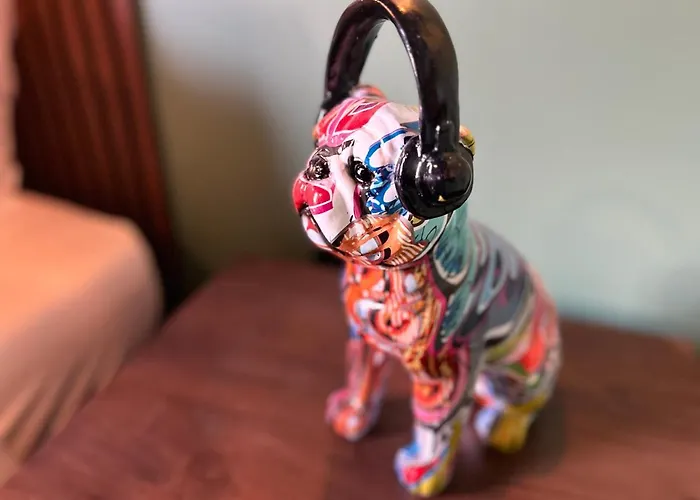 Park Mount Residences - Boutique 1 Bedroom In With Free Parking Apartment