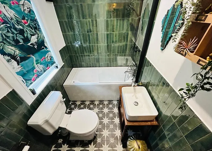 Park Mount Residences - Boutique 1 Bedroom In With Free Parking