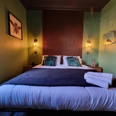 Park Mount Residences - Boutique 1 Bedroom In With Free Parking *