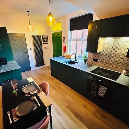 Park Mount Residences - Boutique 1 Bedroom In With Free Parking