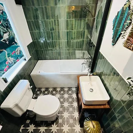 Park Mount Residences - Boutique 1 Bedroom In With Free Parking